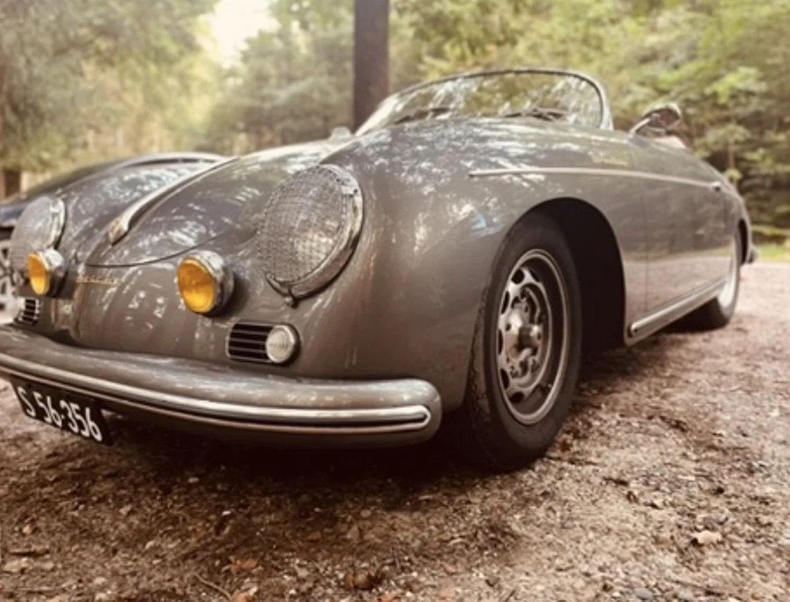 Zone 5 — Classic cars, Esso & gårdmiljø